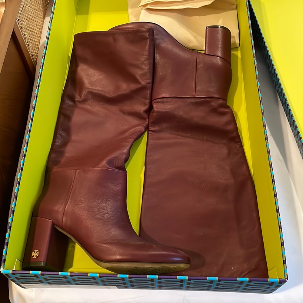 Beautiful burgundy leather Tory Burch boots